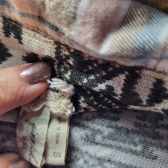 gimmicks by BKE  100% cotton Western Boho Aztec lace trim button down shirt. - Picture 4 of 7